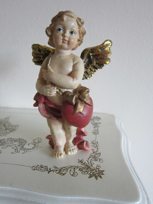 cadou rar  Inger victorian cu inima, inaltime 11 cm