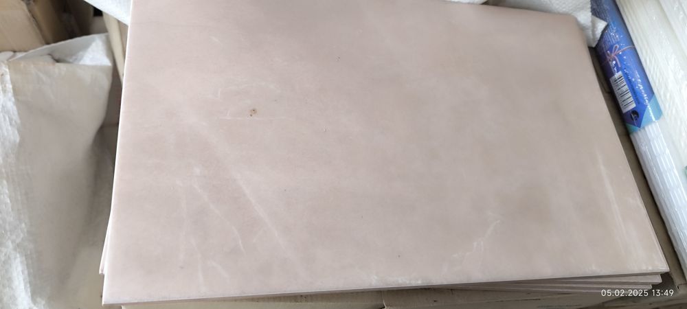 Vând faianță 25x40