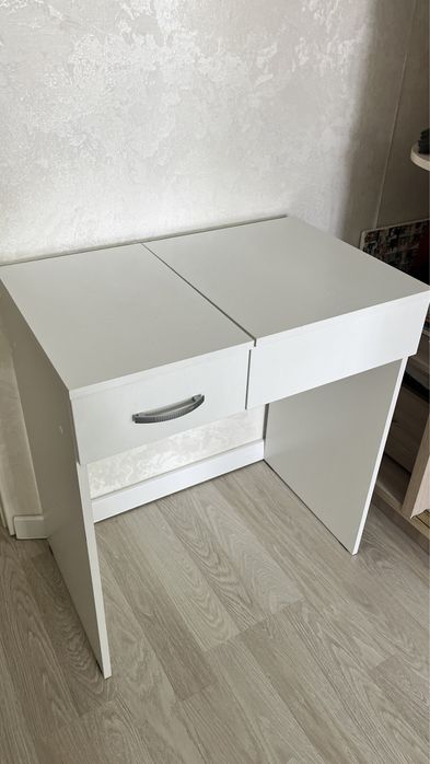 Туалетный столик