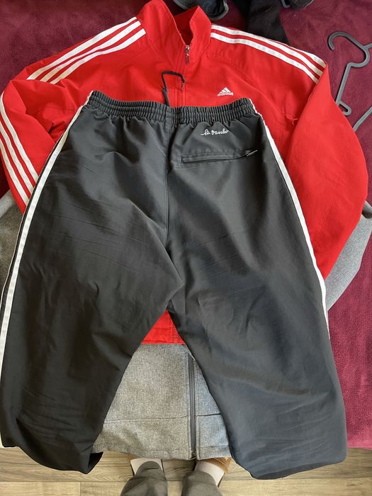 Екип на Adidas  като нов L размер