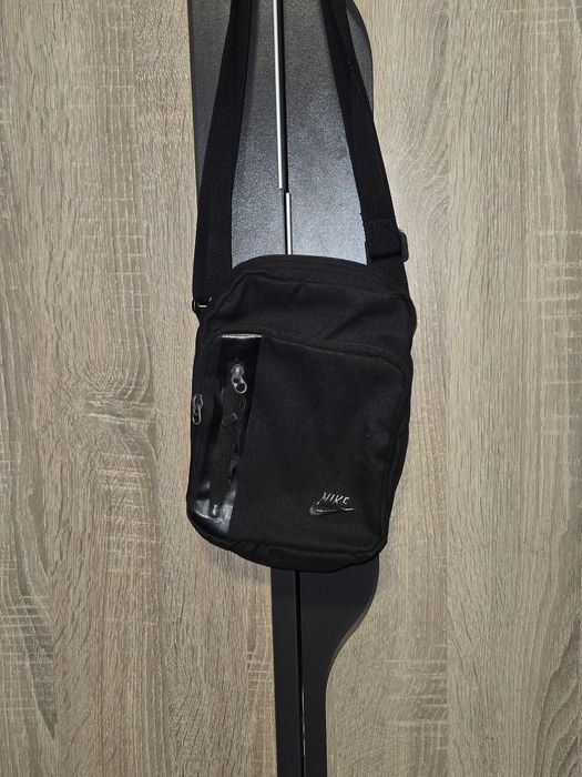 Geaca de iarna jack & jones + Borseta Nike cadou!