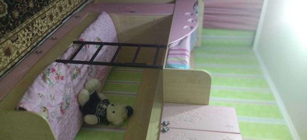 двухярусная детская кровать