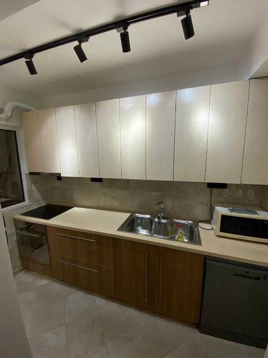 Дава се под наем Двустаен апартамент в Бургас, Възраждане - 63 кв.м за 255 € - Снимка #3