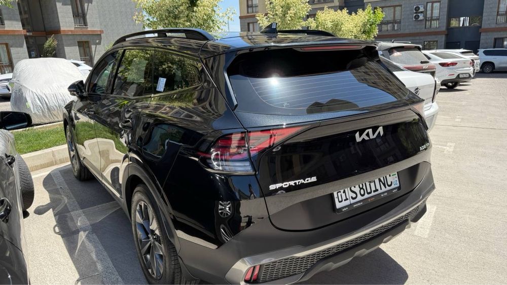 Kia Sportage Premium FWD 1 800