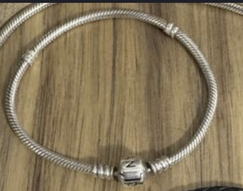 Гривна Pandora, Nomination часовник, Just Cavalli часовник, елементи