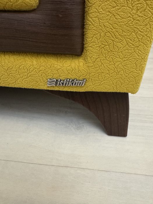 Диван в гостинной