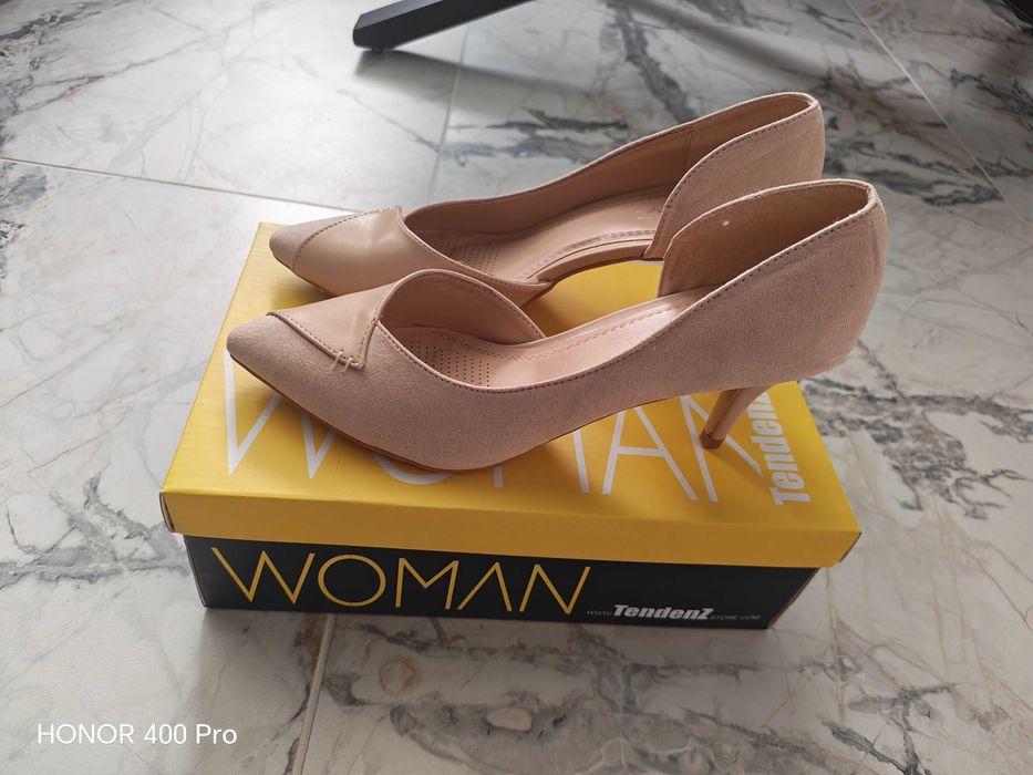 Бежови дамски обувки на ток №37 – нови