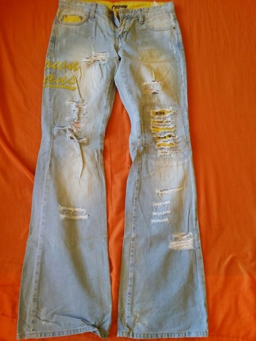 Blugi dama, unii dintre ei sunt noi