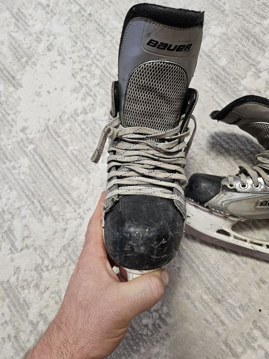 Продам коньки Bauer