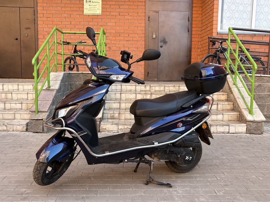 Срочно продам новый мопед М8