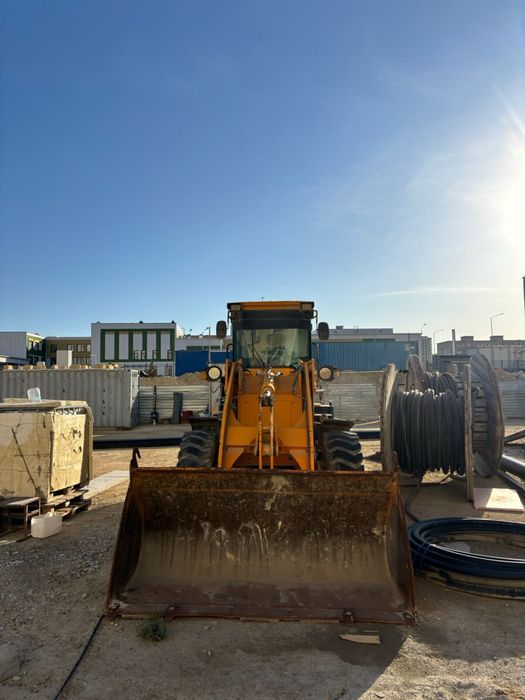 Продам фронтальный погрузчик ZL30