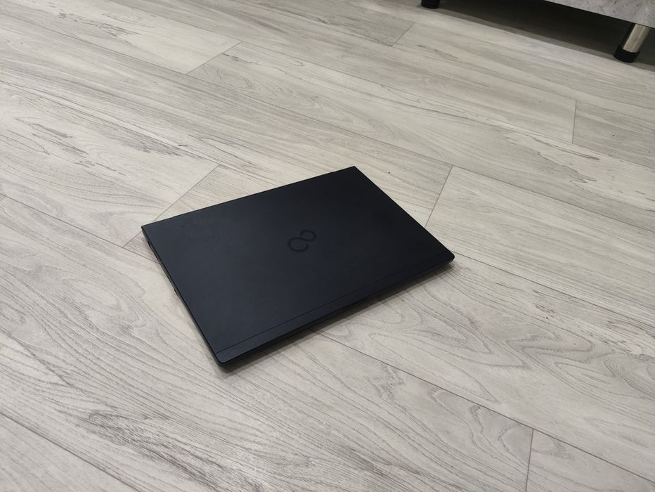 Fujitsu Lifebook I7 7500 DDR4 8/128gb