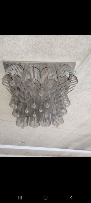 Люстра в хорошем состоянии б/у