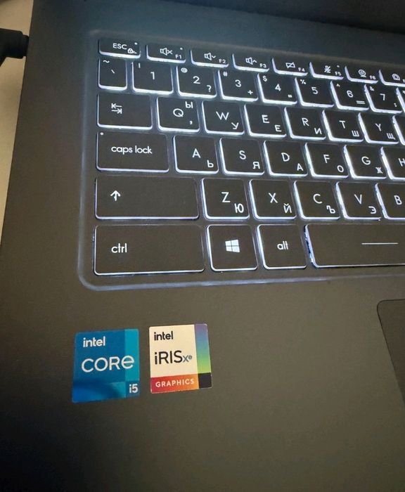 Laptop MSI 15 Full HD Laptop Core i5-1135G7 16GB RAM 512GB