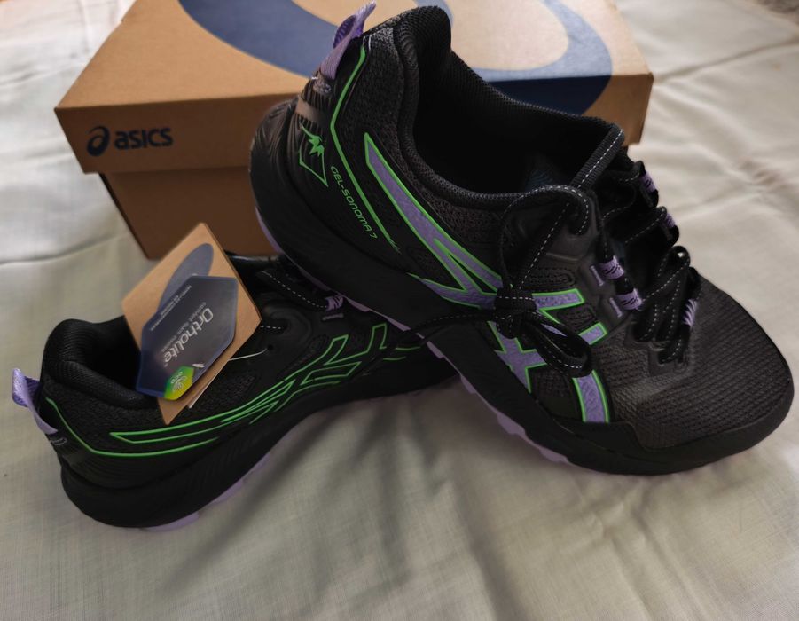 Adidasi pentru alergare Asics