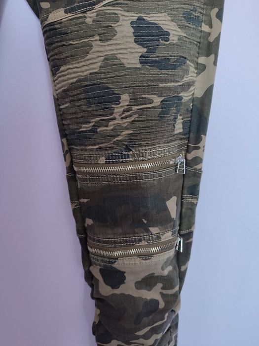 Дамски камофлажни панталони