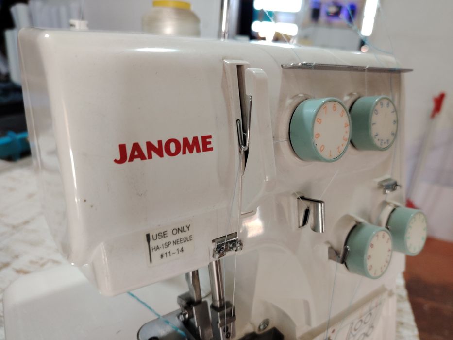 Оверлог Janome 9004D