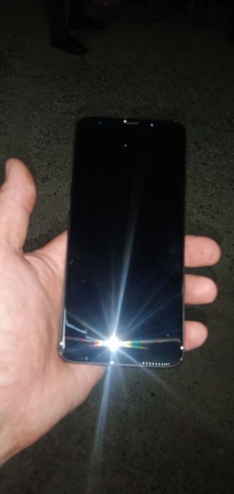 Самсунг с9+ в хорошем состоянии