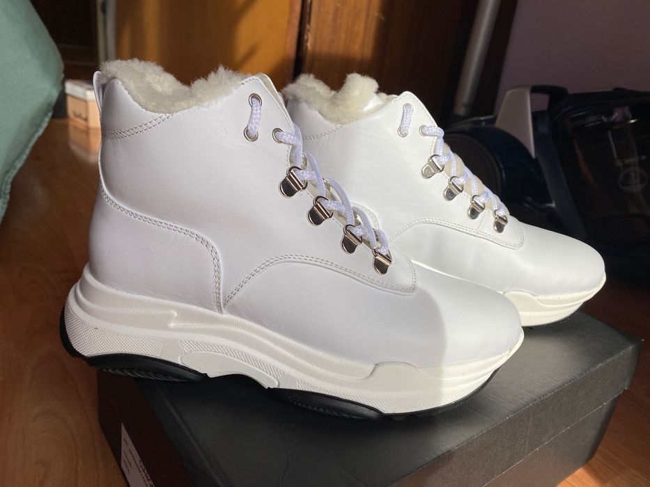 Зимни боти от естествена кожа