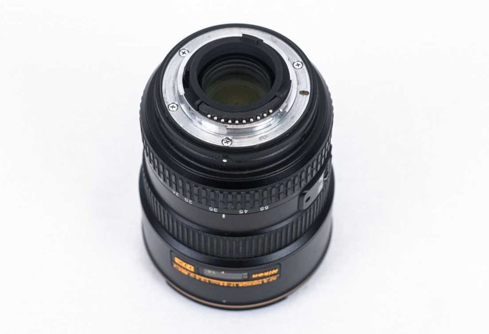 Nikon AF-S DX 17-55 mm f/2.8G IF-ED
