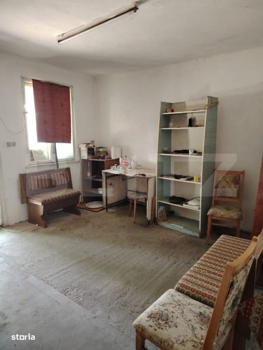 Casa cu teren, livada, lac si izvor - ideala pentru locuinta sau inves
