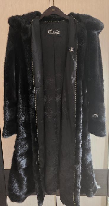 Норковая шуба с капюшоном