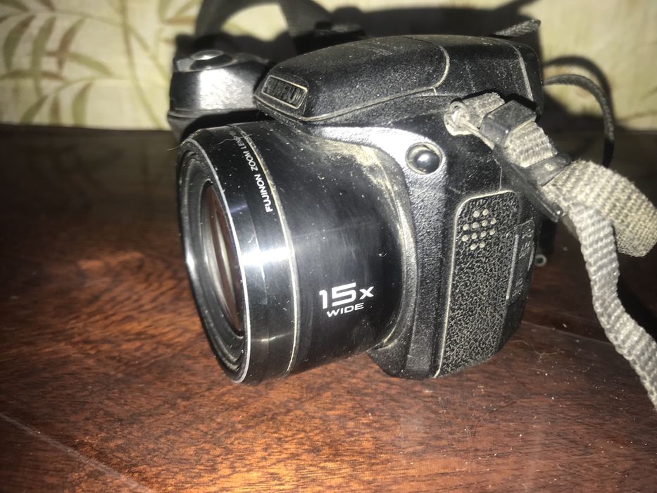 Fujifilm (finepix s2000HD) 10 mp, 15 zoom. рабочий