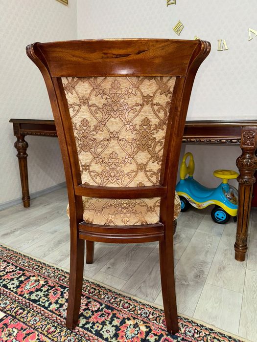 Дубовый Стол  и стулья