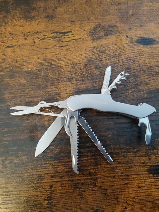 Briceag multifunctional