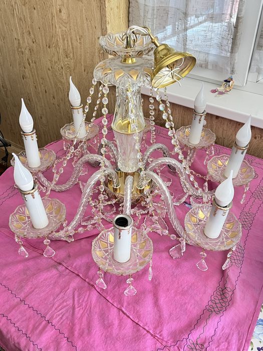 Продается люстра