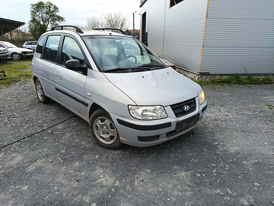 Hyundai Matrix 1.5 CRDi  82 к.с. 2003г. Хюндай Матрикс 1.5црди НА ЧАСТИ!!! 

Автомобилът  се продава САМО НА ЧАСТИ!!! 

Налични части:

Двигател