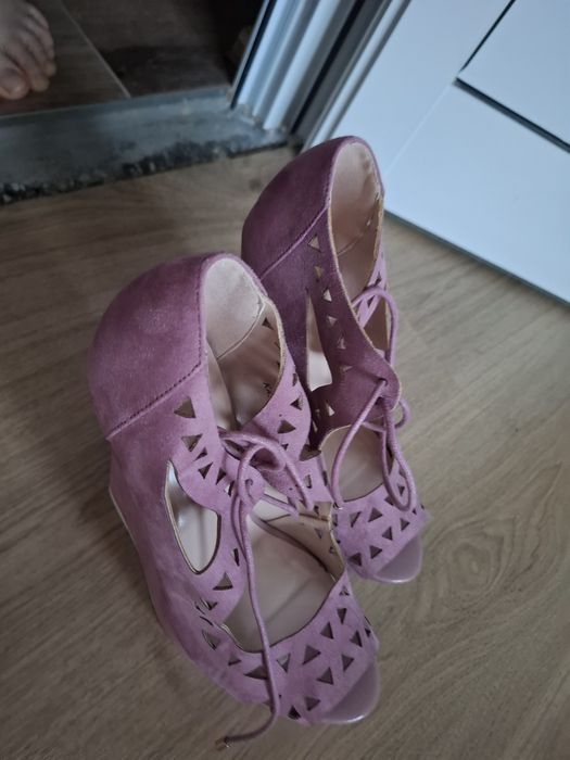 Сандали         37