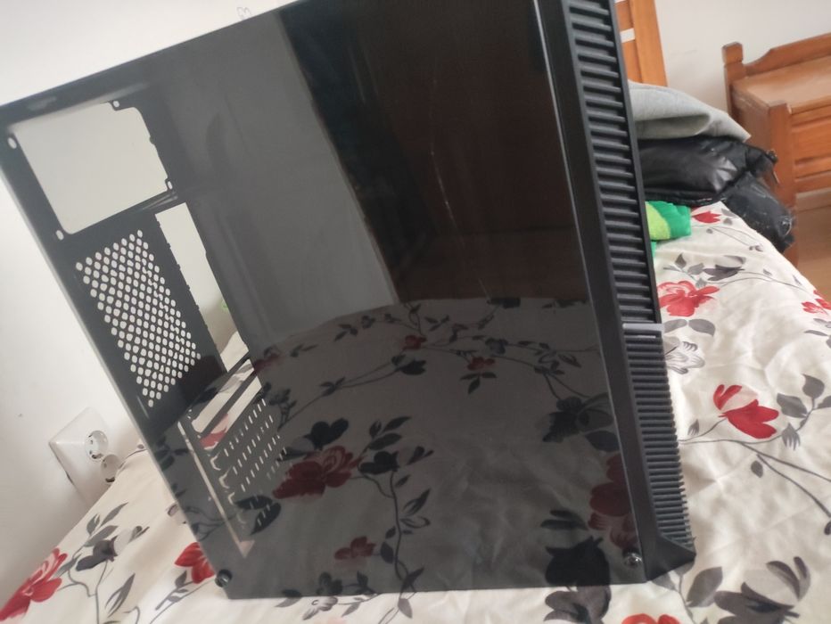 Carcasa inaza mid tower