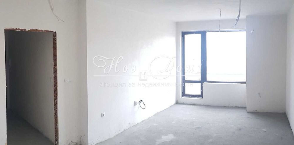 Продава се Едностаен апартамент в Пловдив, Централна гара - 41 кв.м за 2561 €/кв.м - Снимка #1