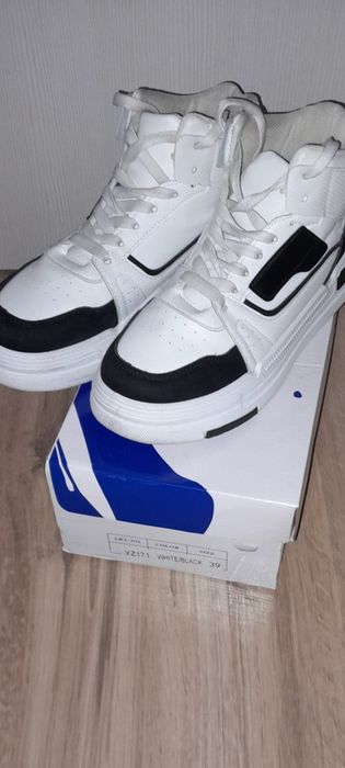 Încălțăminte unisex Nr 39/40lei