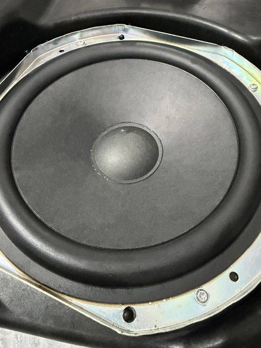 Subwoofer Jaguar XF x250 ideal