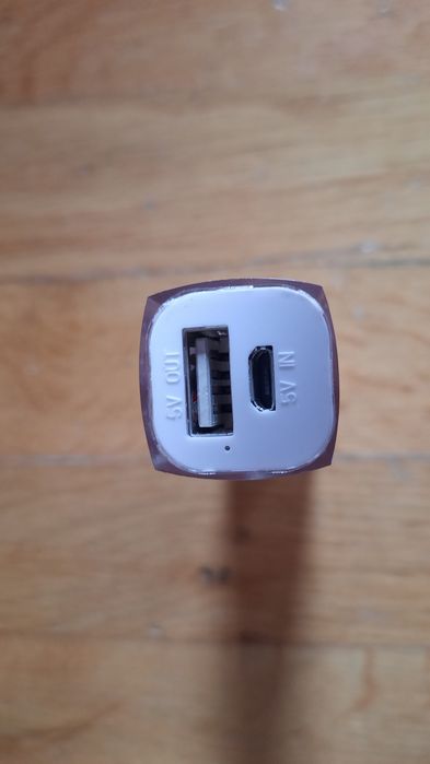 Външна батерия 2200mAh