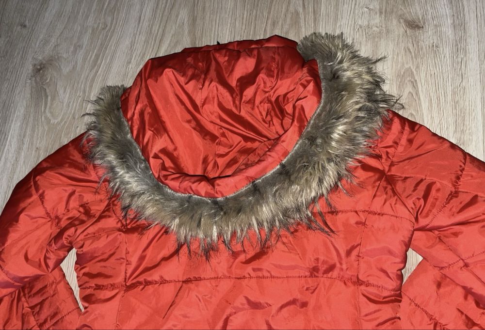 Червено дамско яке