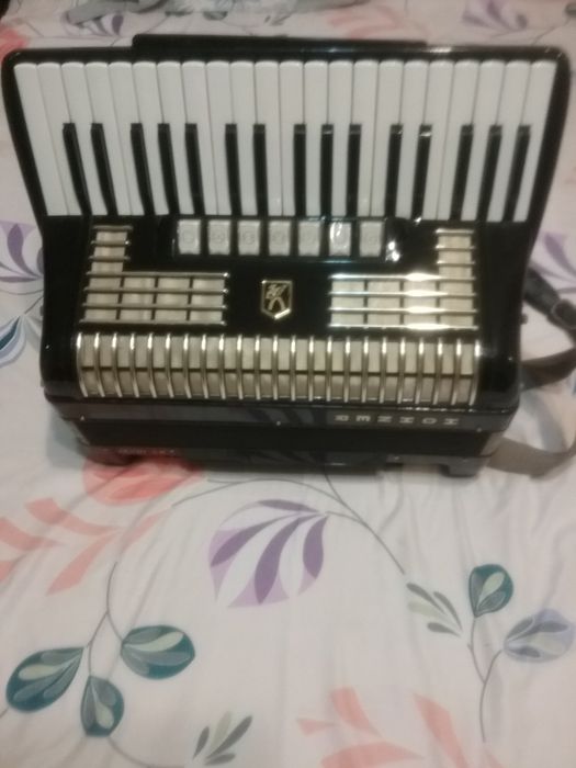 Acordeon Hohner Verdi ll n cu 96 de basi