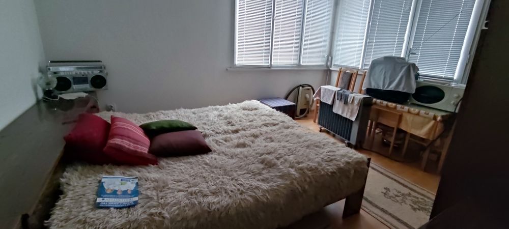 Отдава апартамент и гараж под наем