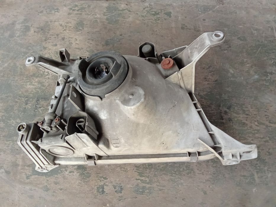 Продам фару переднюю Прадо