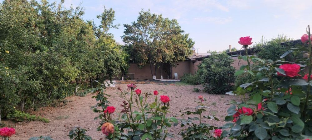 Yer uchastka sotiladi 4sotix +2sotix zaxvati bor