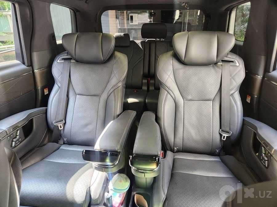 Toyota Alphard 2.5 Hybrid 4WD Executive
