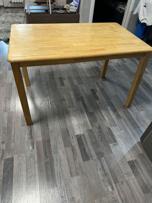 Продам кухонный стол