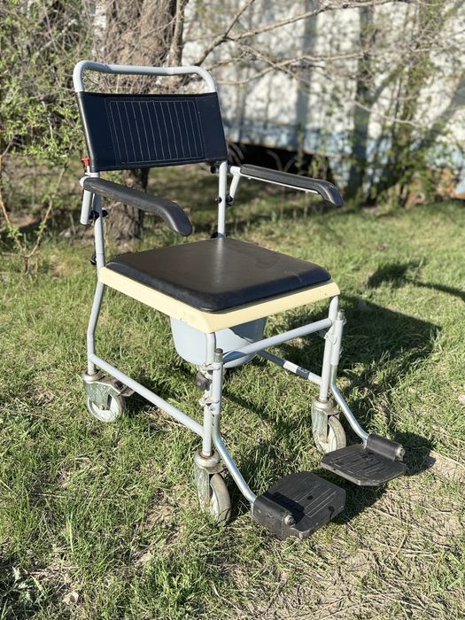 Стул для инвалидов