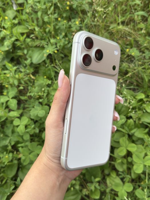 Телефон iPhone 17 pro maz