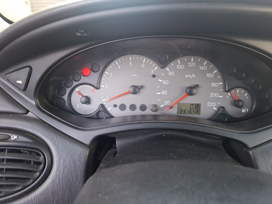 Ford Focus 1.8 benzina
