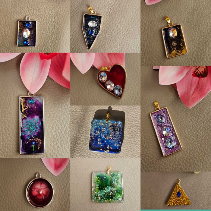 Уникални ръчно изработени бижута от епоксидна смола
