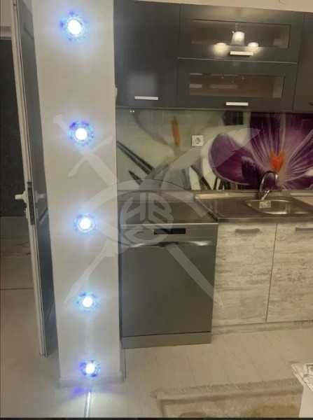 Дава се под наем Тристаен апартамент в Пловдив, Център - 120 кв.м за 598.23 € - Снимка #2