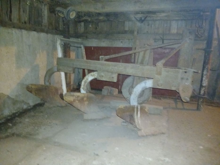 Plug cu 3 brazde de vânzare